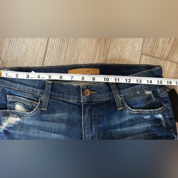 Joe’s Woman’s Distressed Denim Shorts 🤎 - Picture 7 of 9